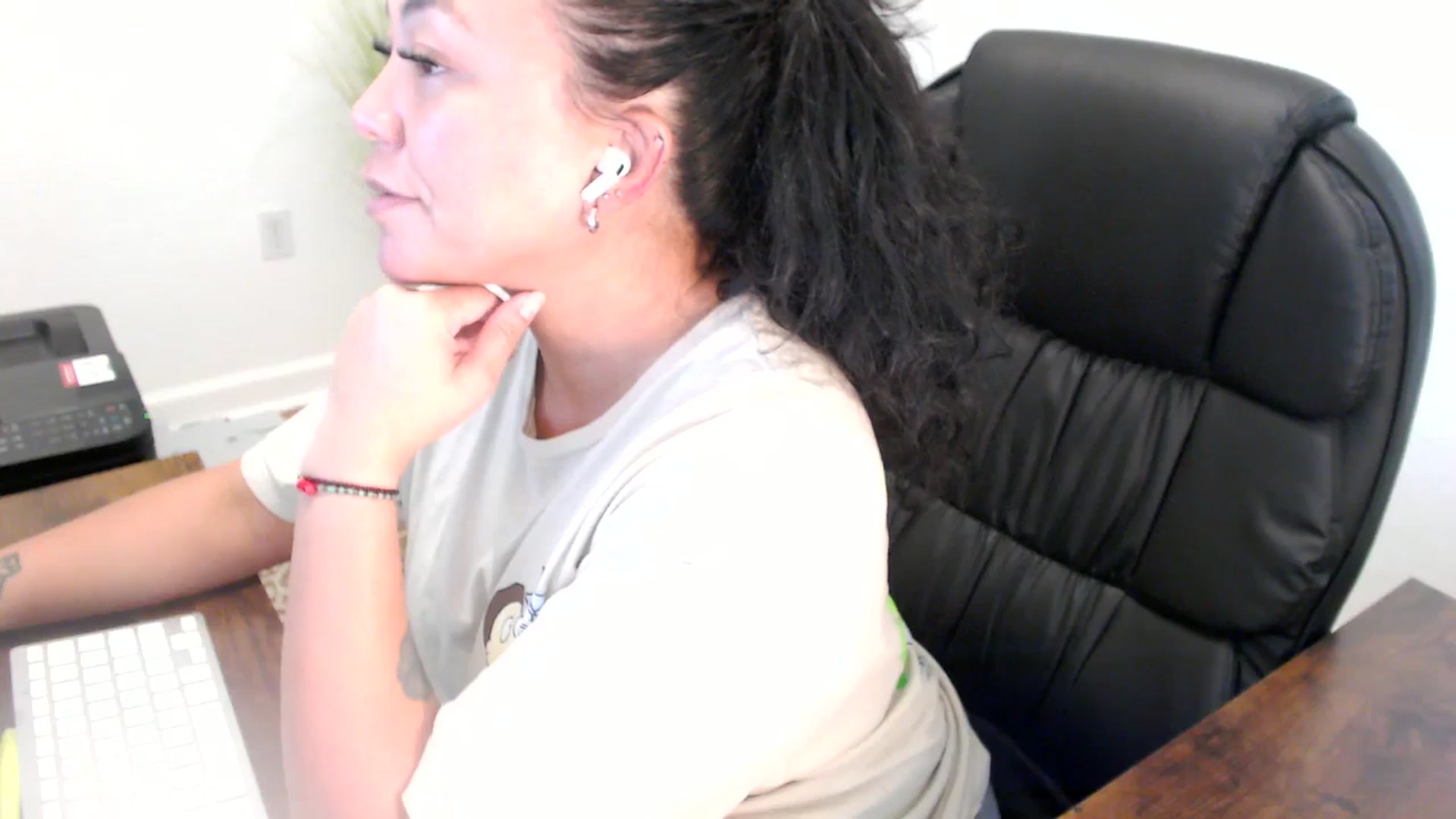 Gallery image thumbnail from MickaylaStar's myfreecams stream on, 06/09/2025, 19:49 image 15 of 20