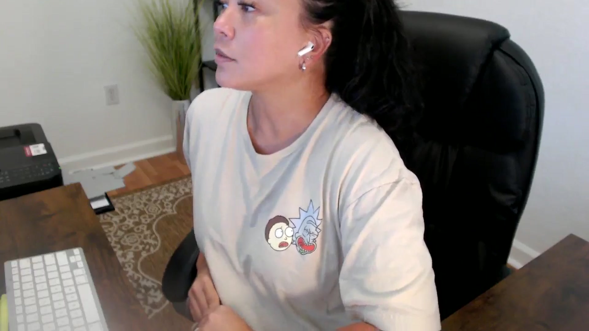 Gallery image thumbnail from MickaylaStar's myfreecams stream on, 06/09/2025, 19:49 image 16 of 20