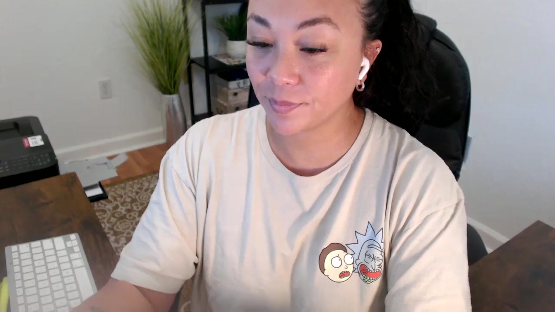 Gallery image thumbnail from MickaylaStar's myfreecams stream on, 06/09/2025, 19:49 image 14 of 20