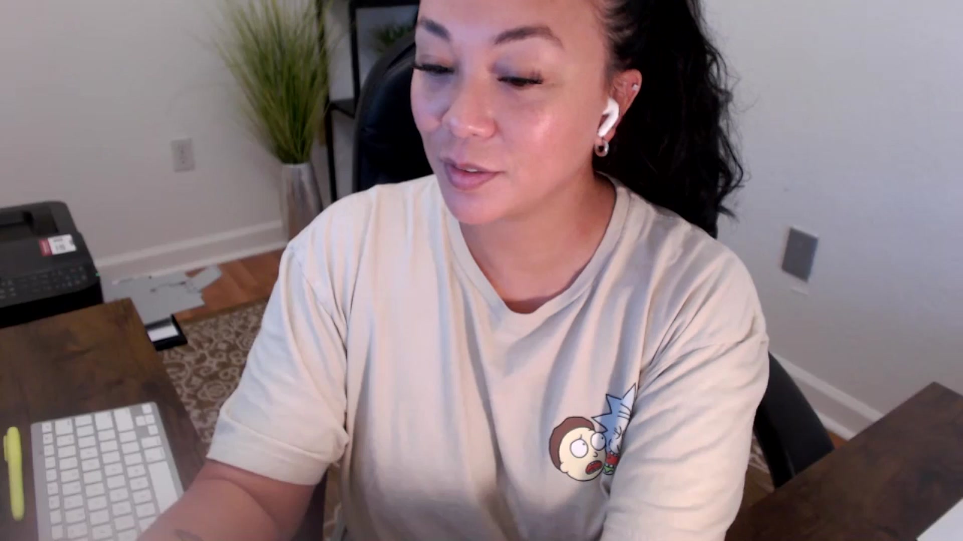 Gallery image thumbnail from MickaylaStar's myfreecams stream on, 06/09/2025, 19:49 image 5 of 20