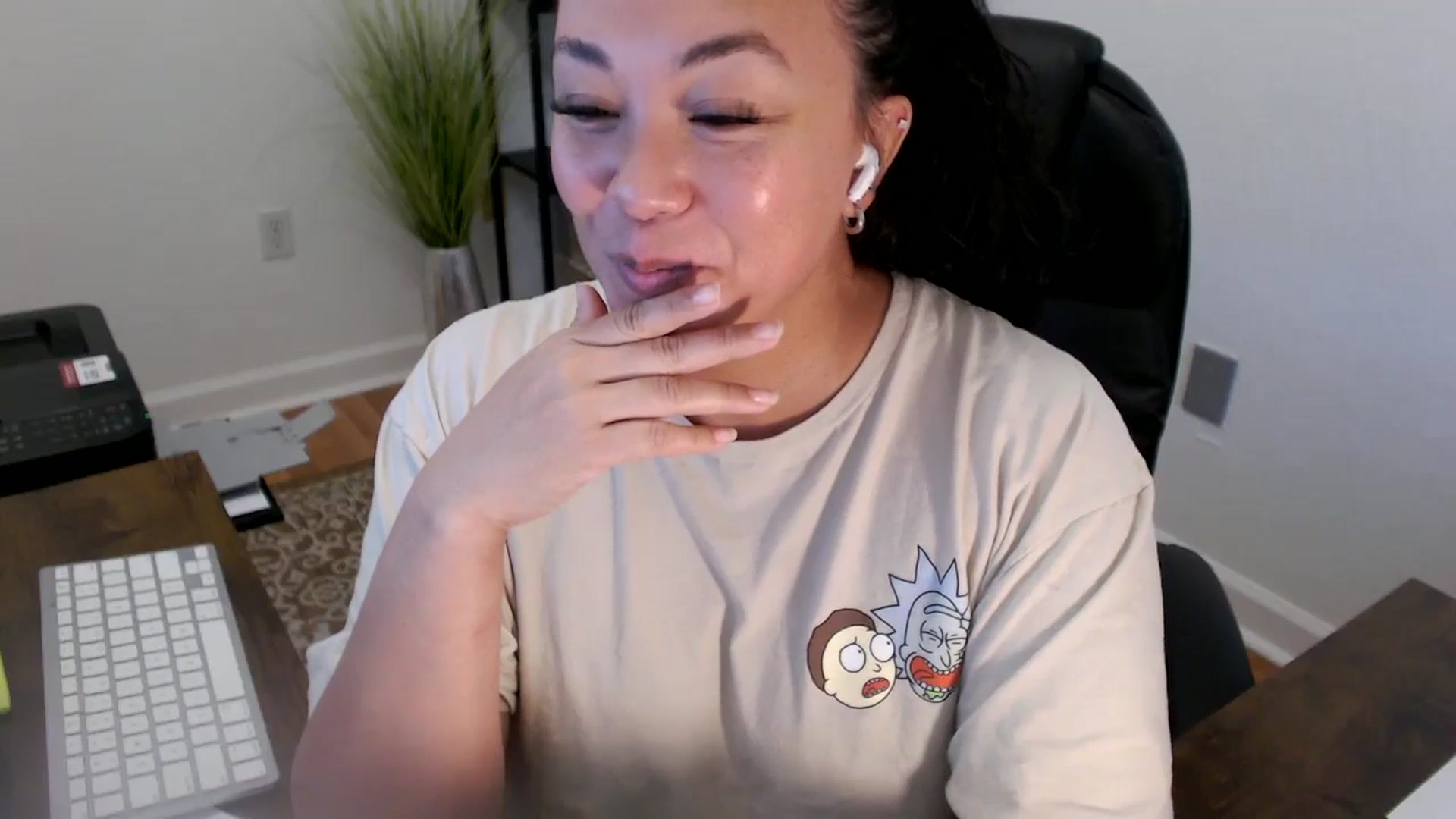 Gallery image thumbnail from MickaylaStar's myfreecams stream on, 06/09/2025, 19:49 image 2 of 20
