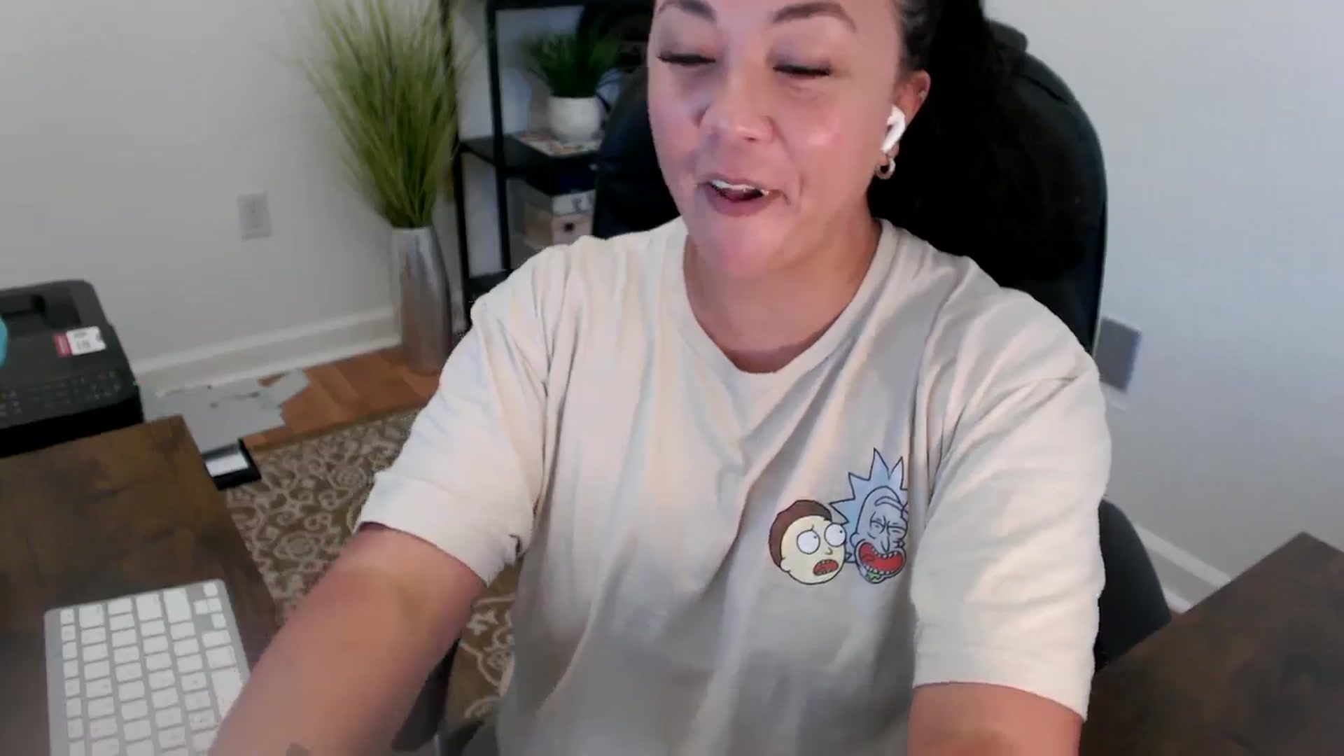 Gallery image thumbnail from MickaylaStar's myfreecams stream on, 06/09/2025, 20:24 image 3 of 20