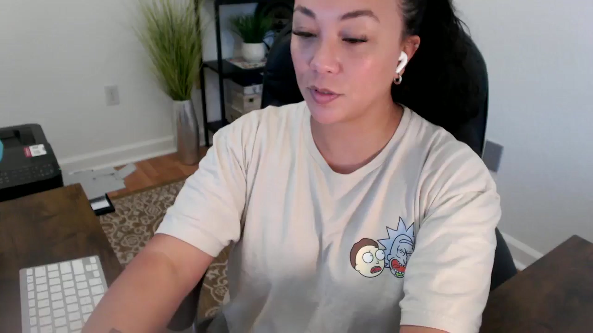 Gallery image thumbnail from MickaylaStar's myfreecams stream on, 06/09/2025, 20:24 image 12 of 20