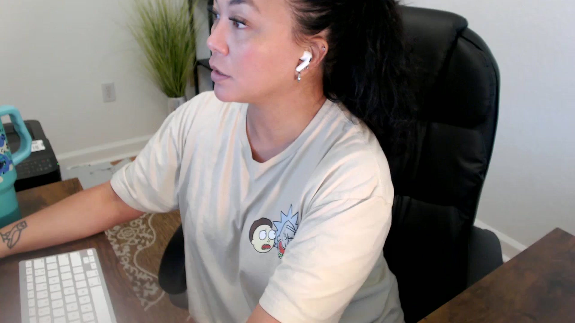 Gallery image thumbnail from MickaylaStar's myfreecams stream on, 06/09/2025, 20:24 image 18 of 20