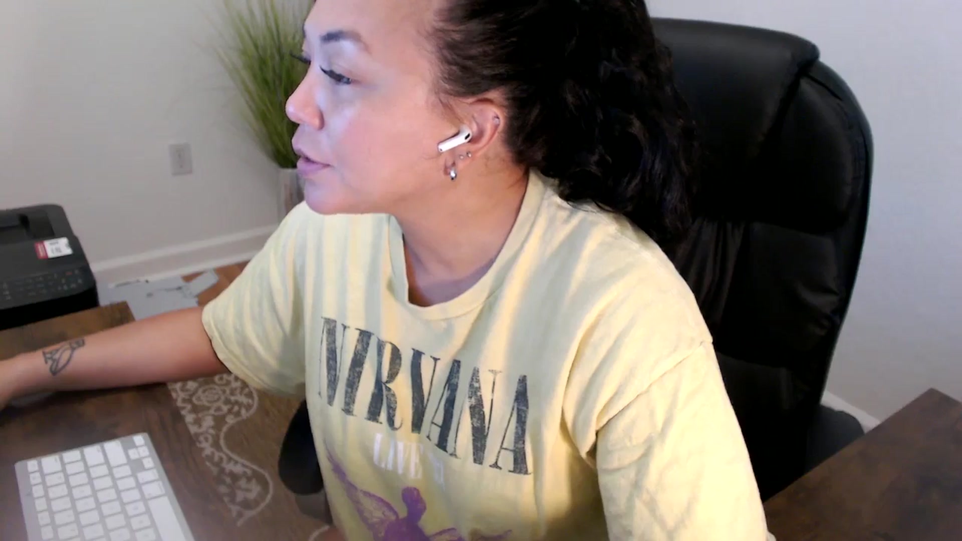 Gallery image thumbnail from MickaylaStar's myfreecams stream on, 06/10/2025, 15:40 image 19 of 20