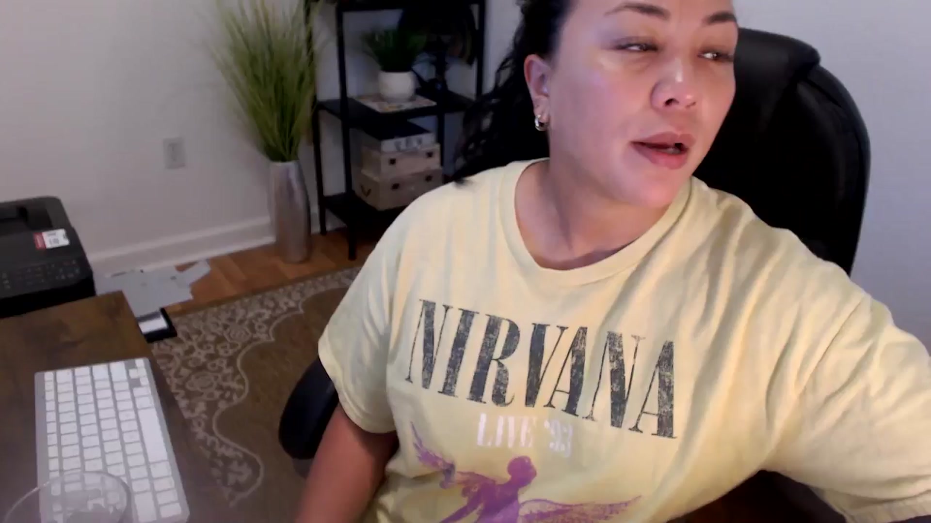 Gallery image thumbnail from MickaylaStar's myfreecams stream on, 06/10/2025, 15:40 image 1 of 20