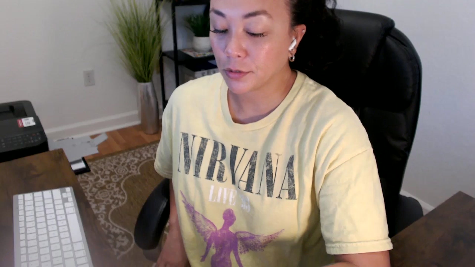 Gallery image thumbnail from MickaylaStar's myfreecams stream on, 06/10/2025, 15:40 image 9 of 20