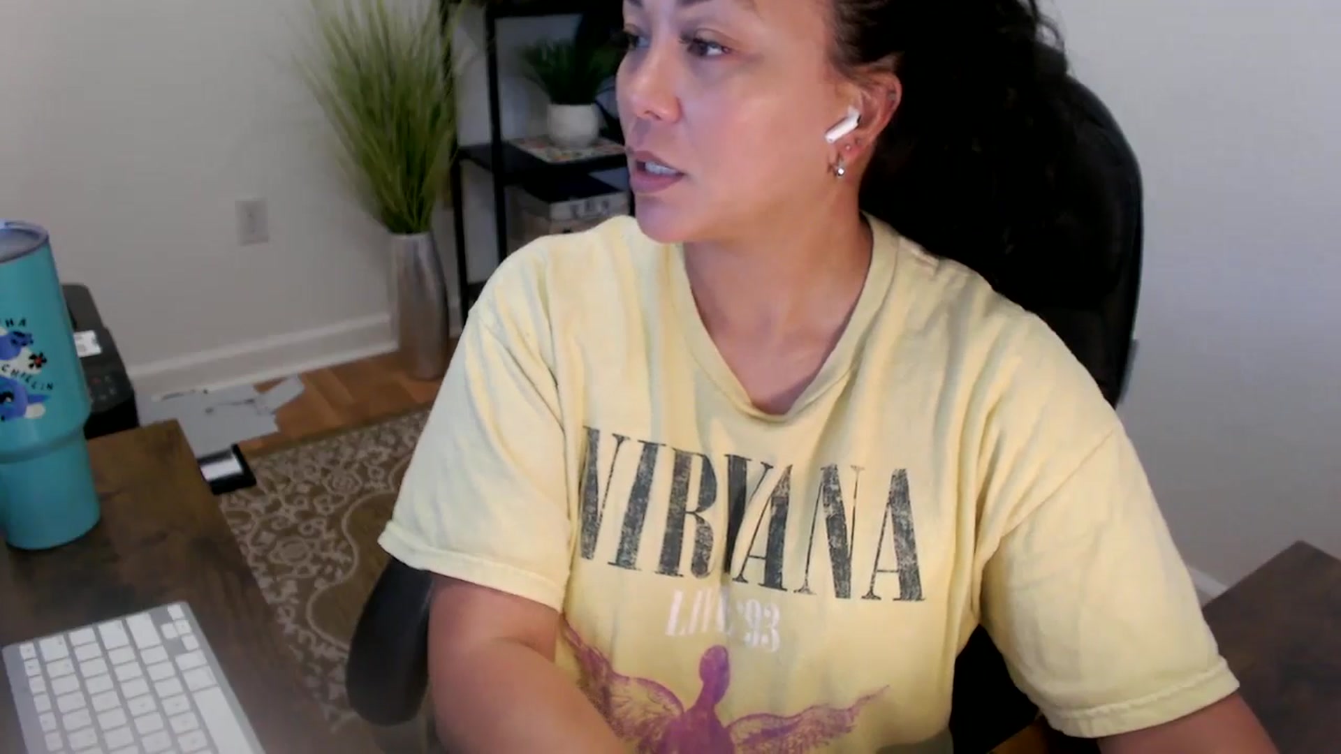 Gallery image thumbnail from MickaylaStar's myfreecams stream on, 06/10/2025, 16:51 image 16 of 20