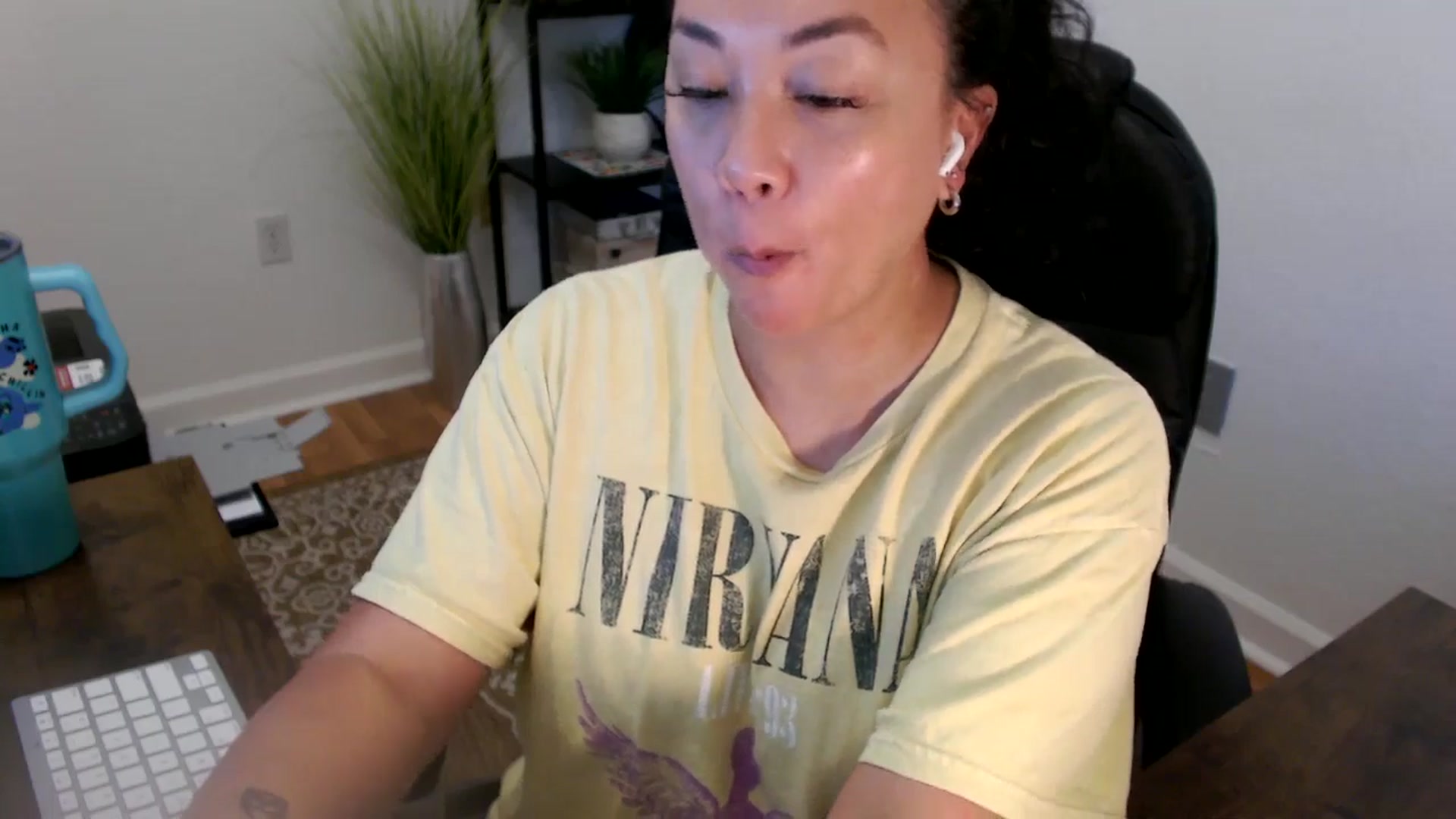 Gallery image thumbnail from MickaylaStar's myfreecams stream on, 06/10/2025, 16:51 image 3 of 20