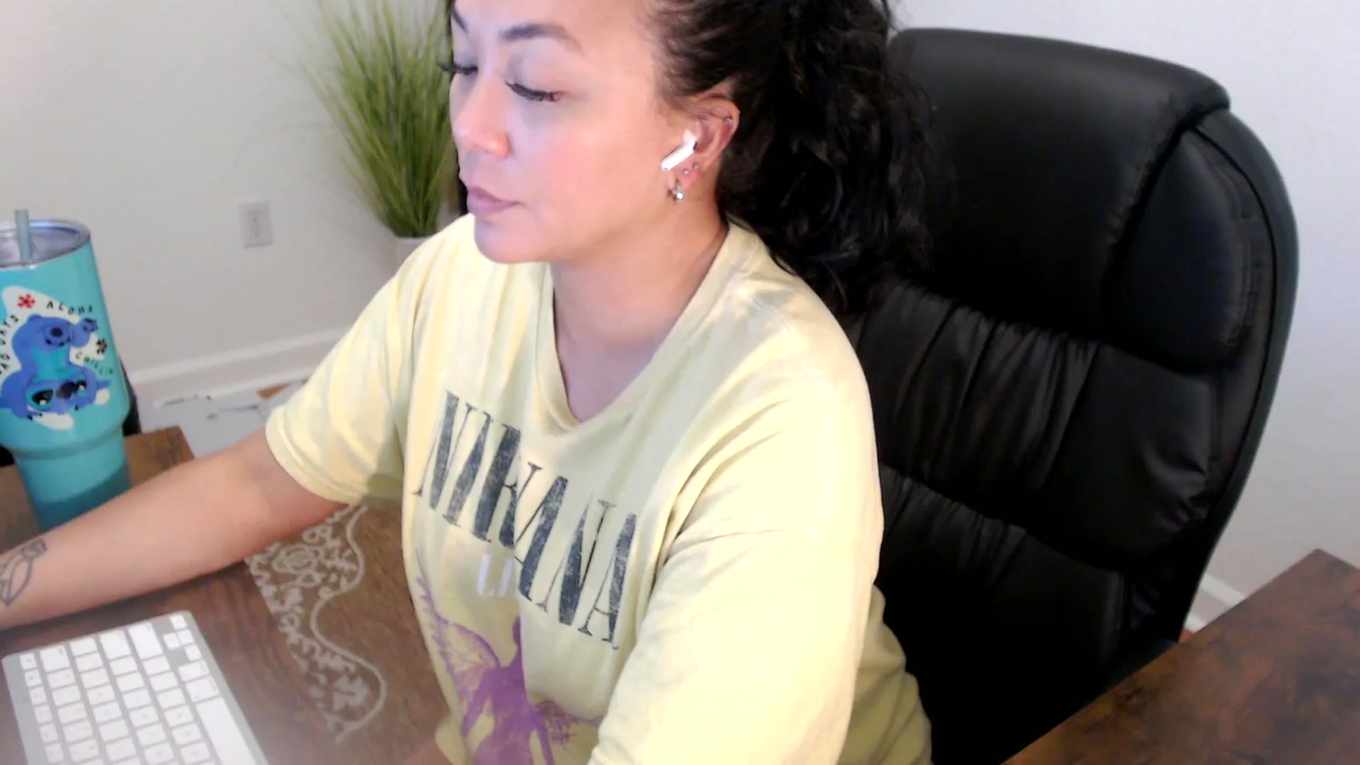 Gallery image thumbnail from MickaylaStar's myfreecams stream on, 06/10/2025, 16:51 image 20 of 20