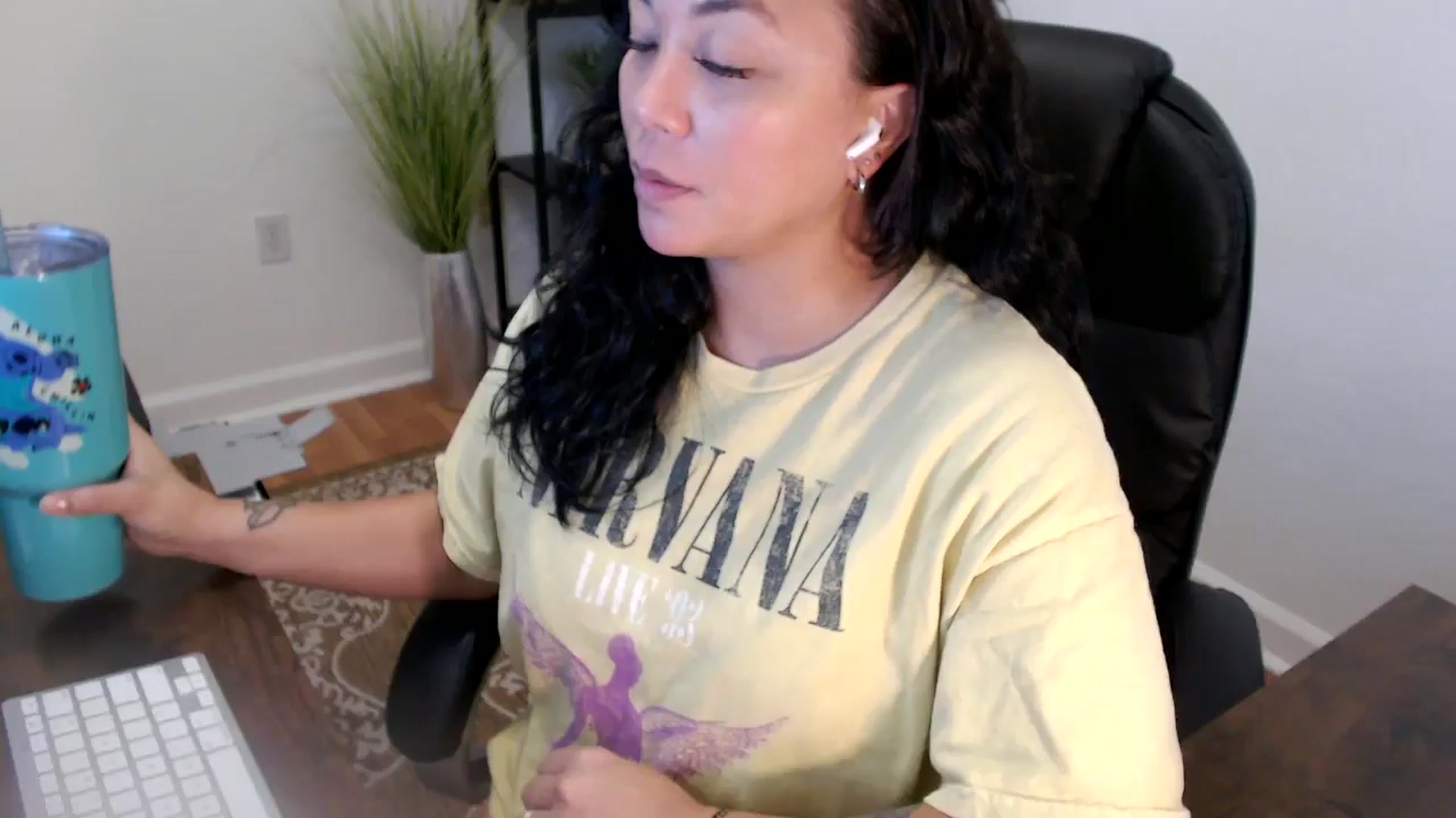 Gallery image thumbnail from MickaylaStar's myfreecams stream on, 06/10/2025, 17:31 image 1 of 20