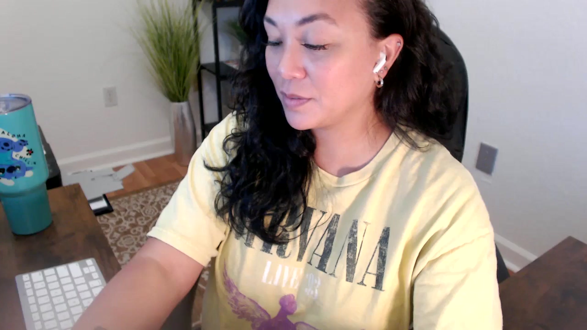 Gallery image thumbnail from MickaylaStar's myfreecams stream on, 06/10/2025, 17:31 image 18 of 20