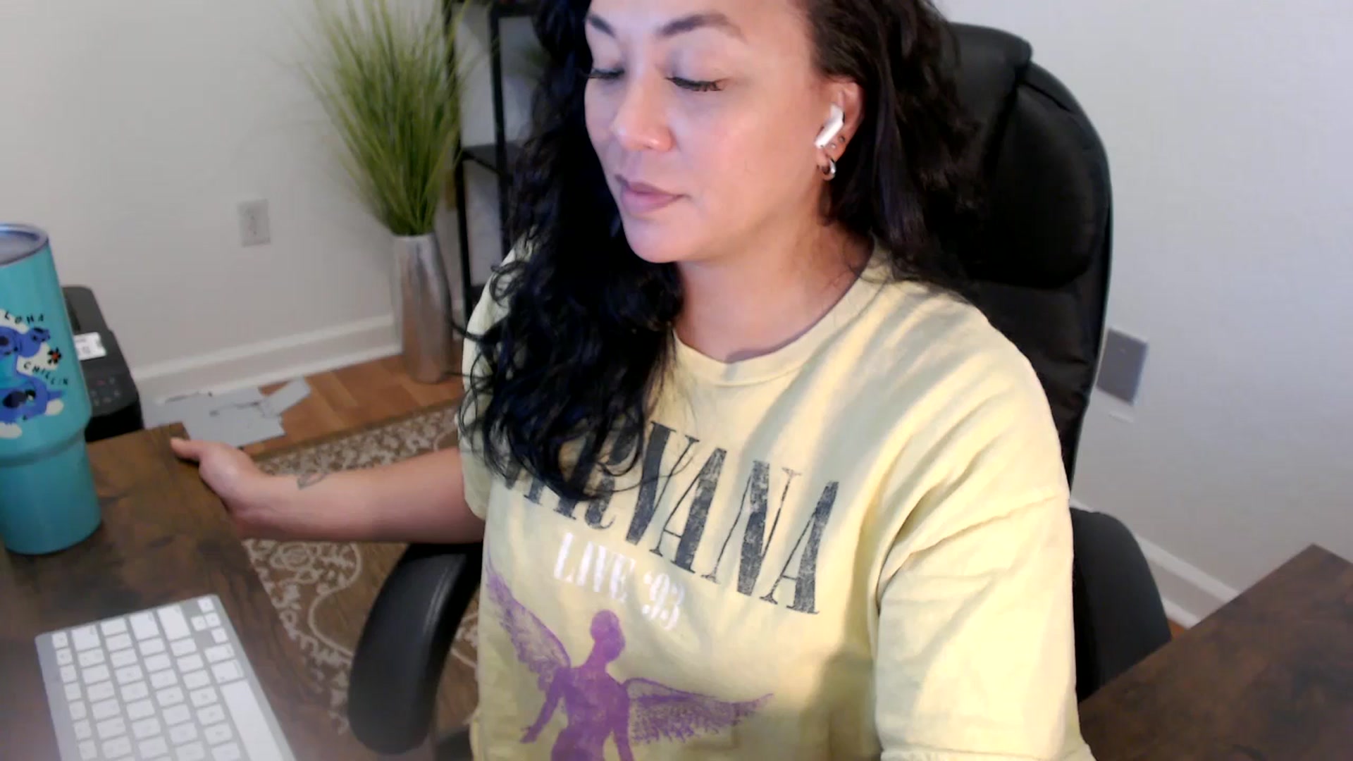 Gallery image thumbnail from MickaylaStar's myfreecams stream on, 06/10/2025, 17:31 image 16 of 20