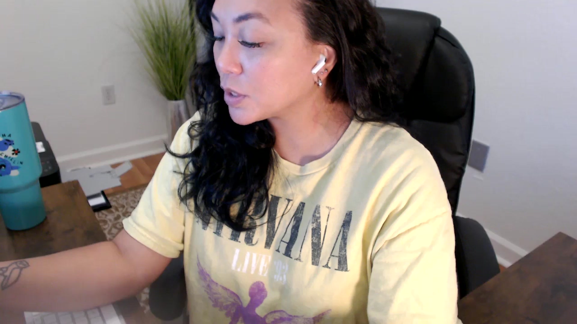 Gallery image thumbnail from MickaylaStar's myfreecams stream on, 06/10/2025, 17:31 image 15 of 20