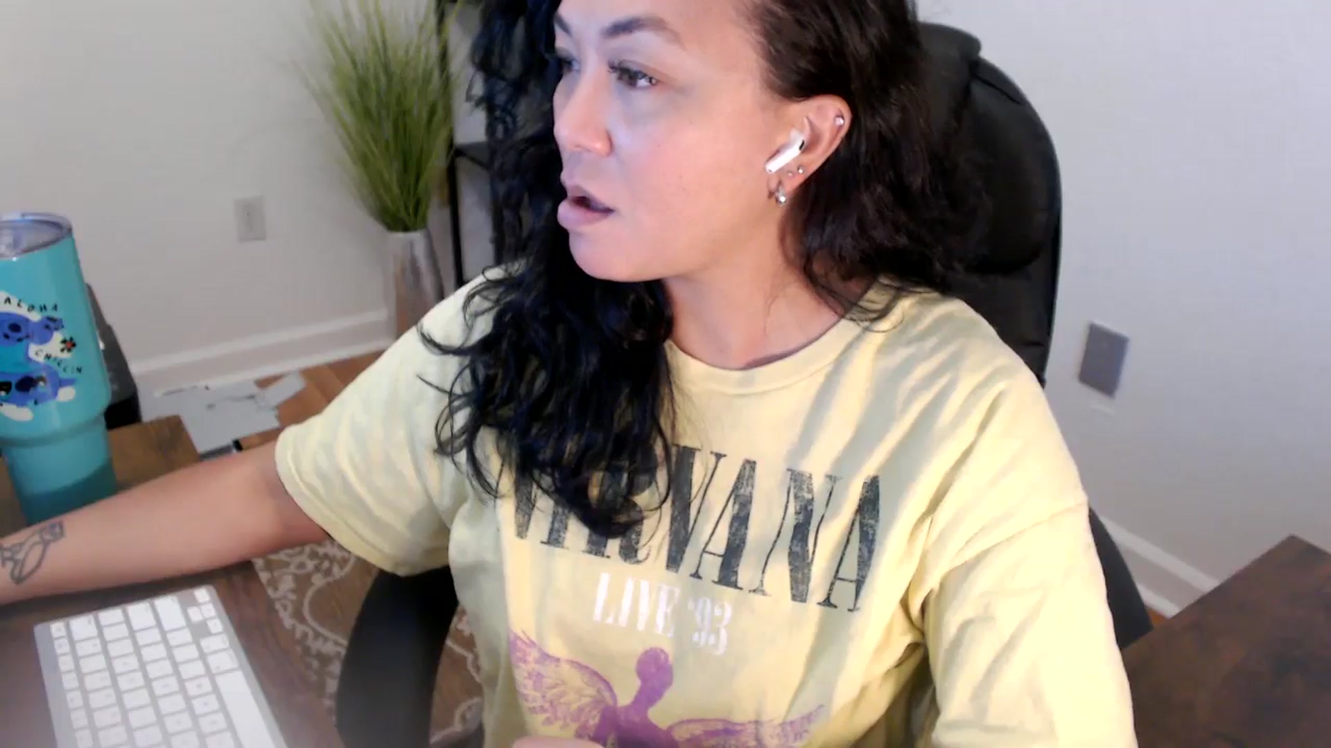 Gallery image thumbnail from MickaylaStar's myfreecams stream on, 06/10/2025, 17:31 image 20 of 20