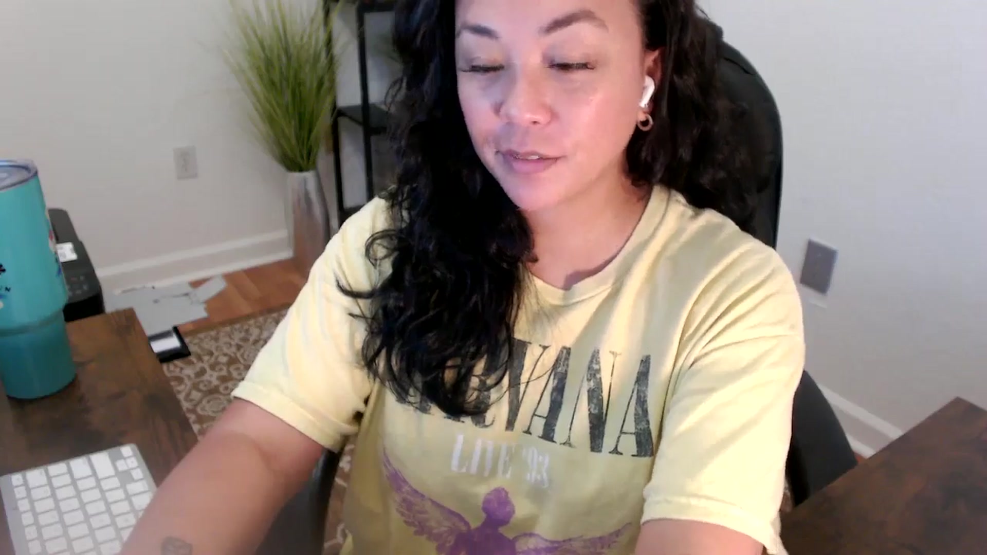 Gallery image thumbnail from MickaylaStar's myfreecams stream on, 06/10/2025, 17:31 image 10 of 20