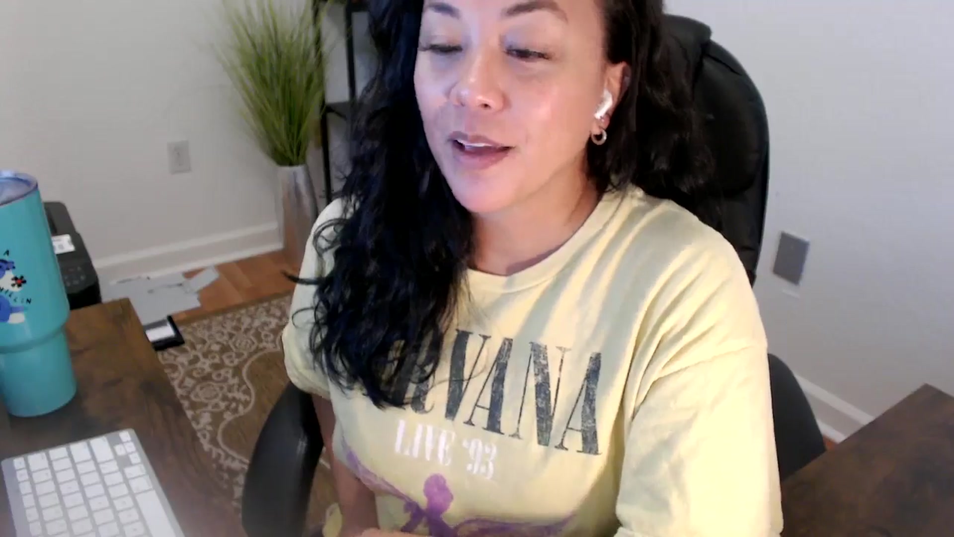 Gallery image thumbnail from MickaylaStar's myfreecams stream on, 06/10/2025, 17:31 image 2 of 20