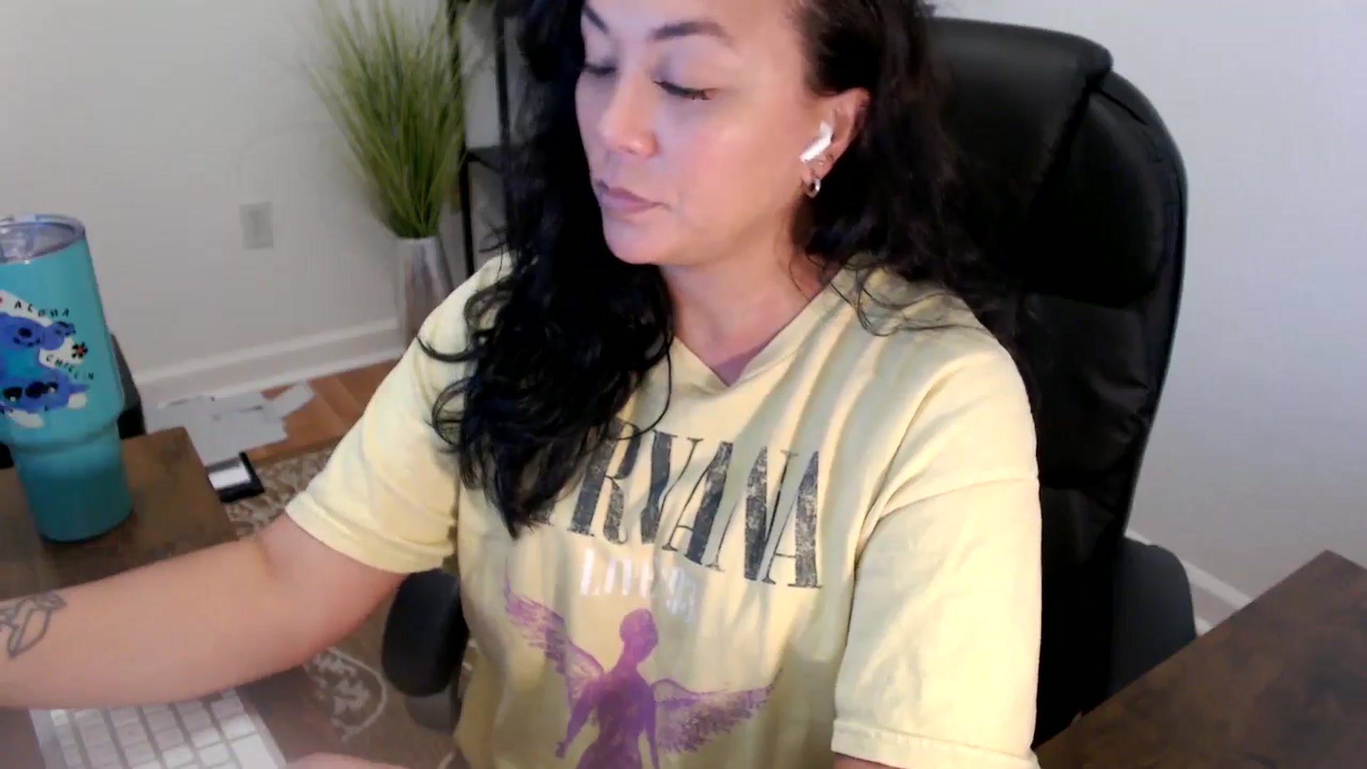 Gallery image thumbnail from MickaylaStar's myfreecams stream on, 06/10/2025, 17:48 image 11 of 20