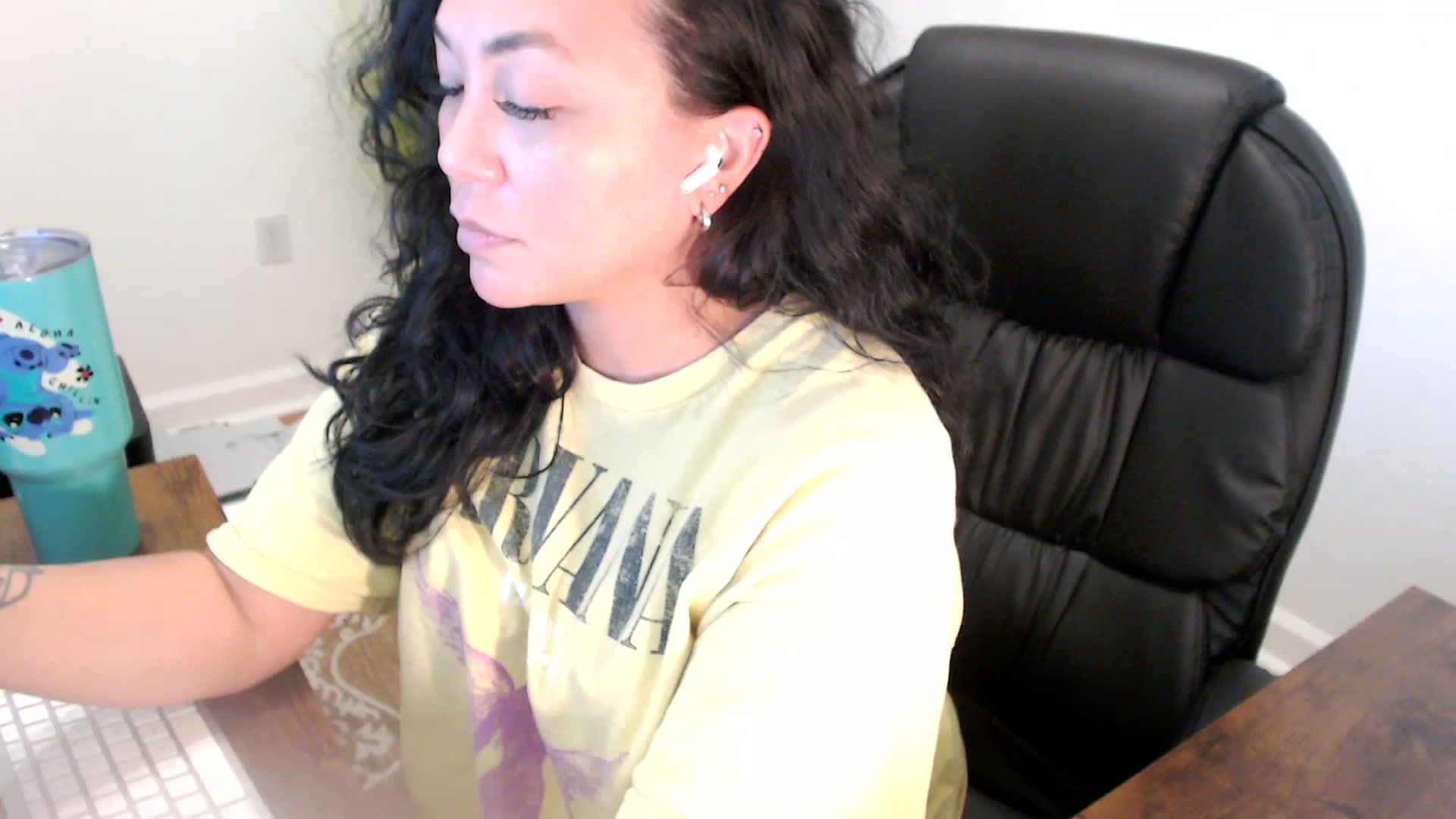 Gallery image thumbnail from MickaylaStar's myfreecams stream on, 06/10/2025, 17:48 image 9 of 20