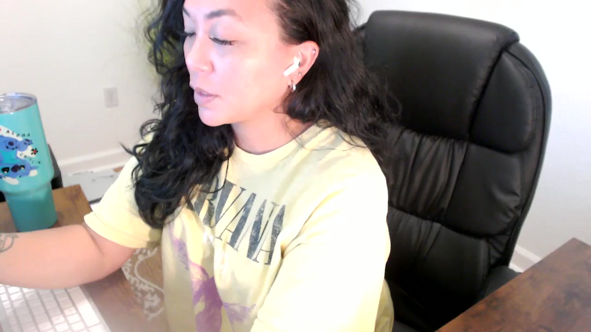 Gallery image thumbnail from MickaylaStar's myfreecams stream on, 06/10/2025, 17:48 image 8 of 20