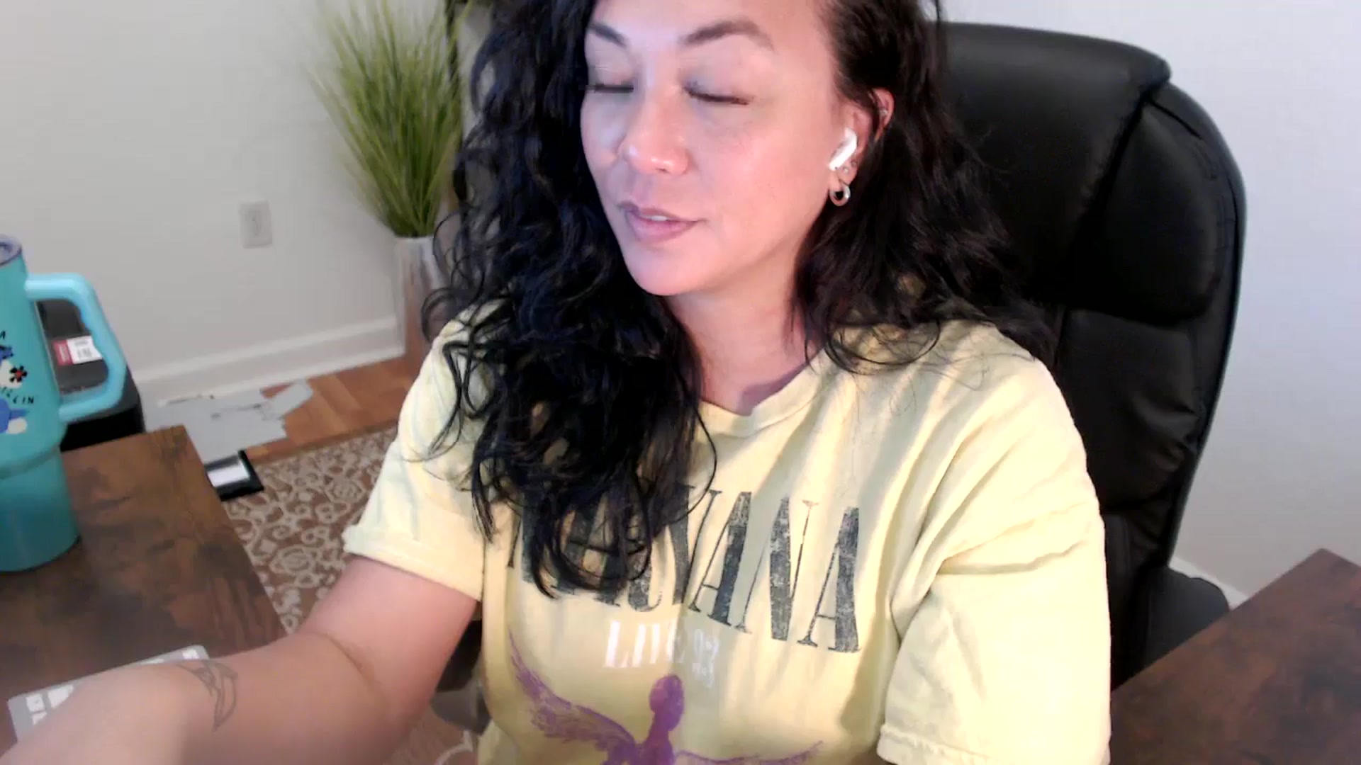 Gallery image thumbnail from MickaylaStar's myfreecams stream on, 06/10/2025, 18:24 image 14 of 20
