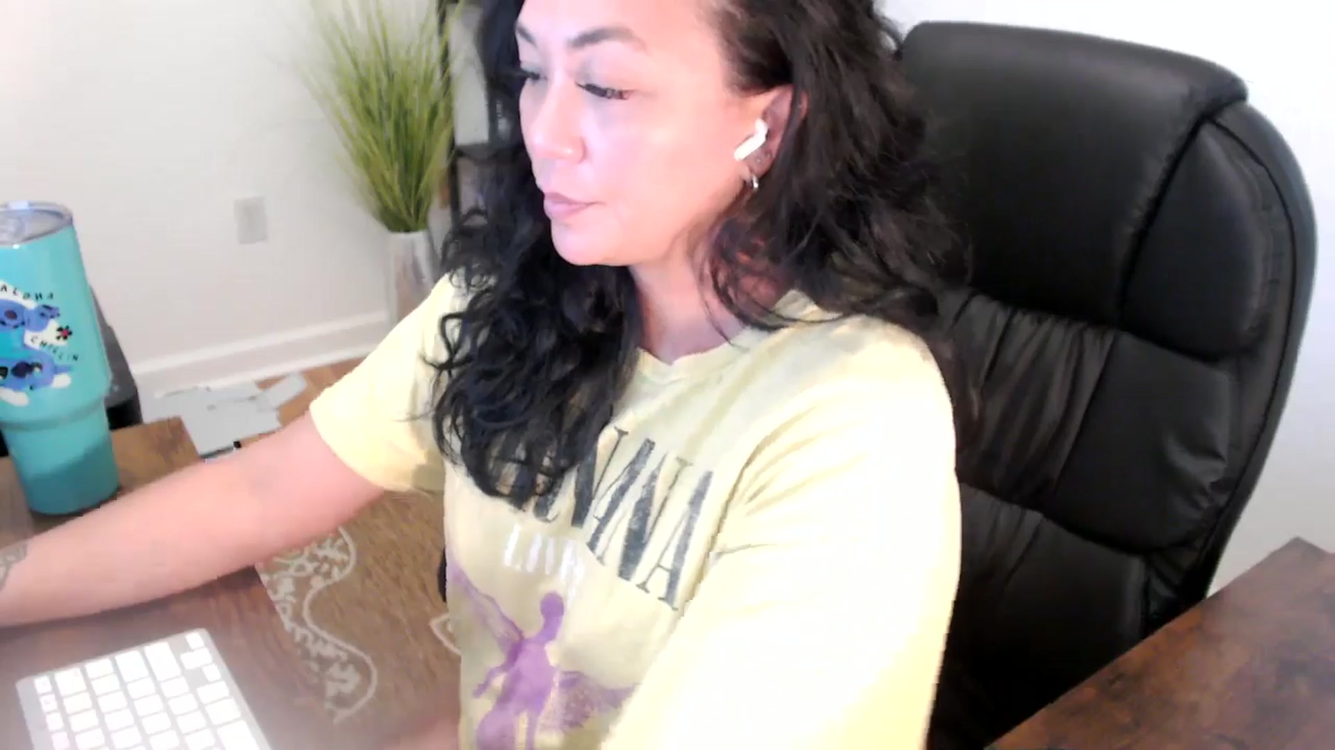 Gallery image thumbnail from MickaylaStar's myfreecams stream on, 06/10/2025, 18:24 image 4 of 20