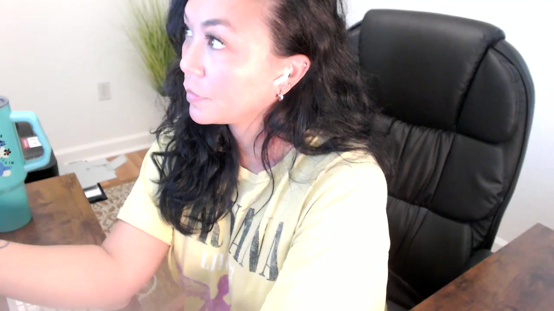 Gallery image thumbnail from MickaylaStar's myfreecams stream on, 06/10/2025, 18:24 image 9 of 20