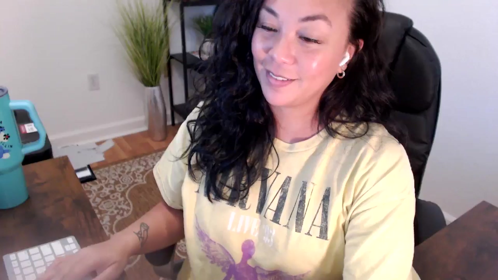 Gallery image thumbnail from MickaylaStar's myfreecams stream on, 06/10/2025, 18:24 image 15 of 20
