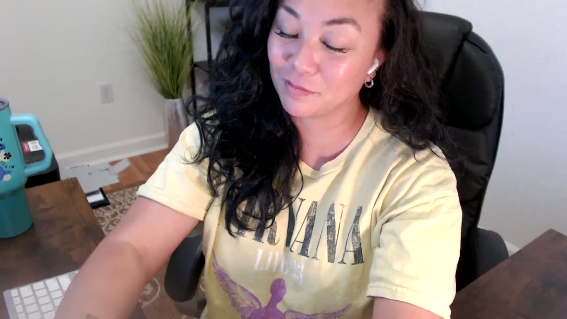 Gallery image thumbnail from MickaylaStar's myfreecams stream on, 06/10/2025, 18:24 image 11 of 20