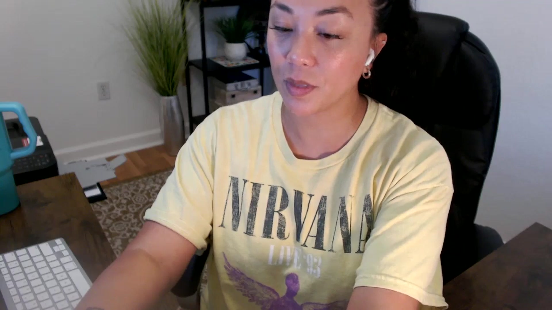 Gallery image thumbnail from MickaylaStar's myfreecams stream on, 06/10/2025, 18:58 image 12 of 20