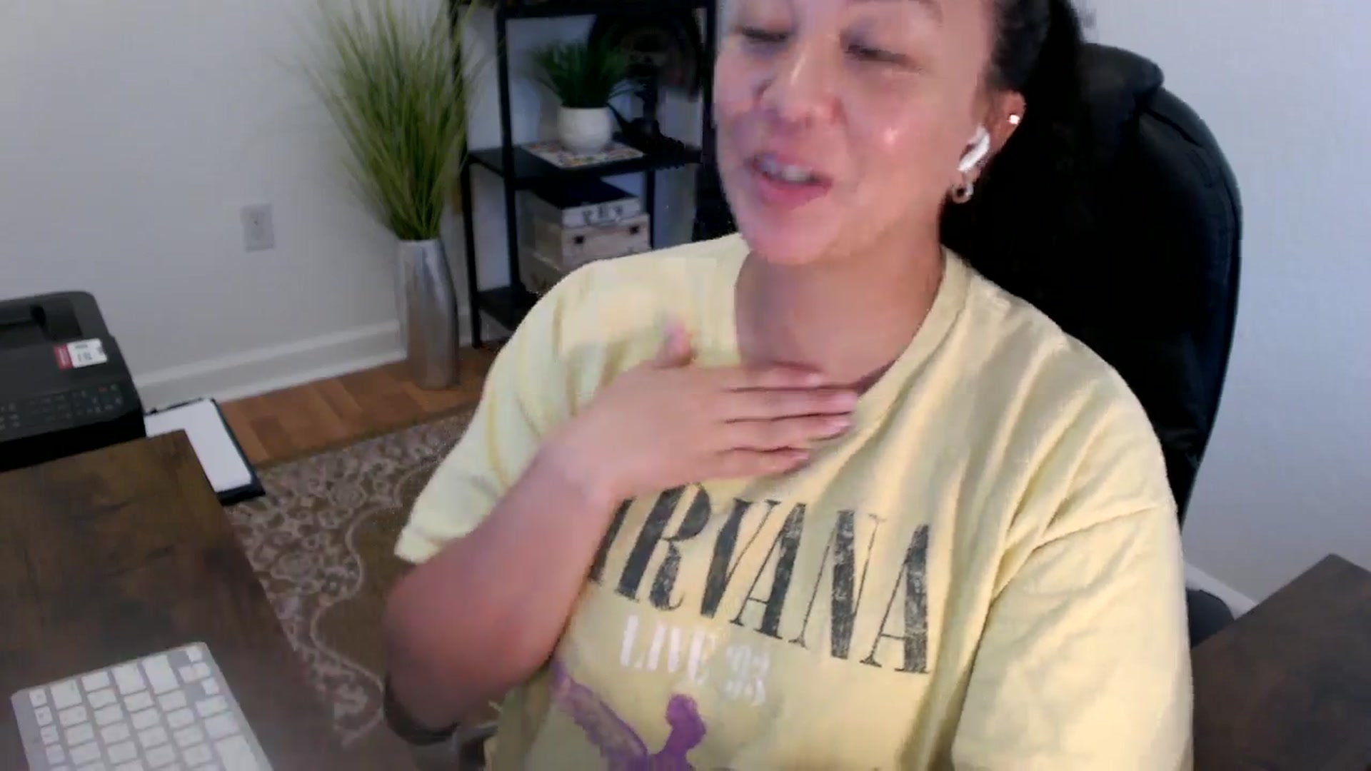 Gallery image thumbnail from MickaylaStar's myfreecams stream on, 06/10/2025, 20:22 image 18 of 20