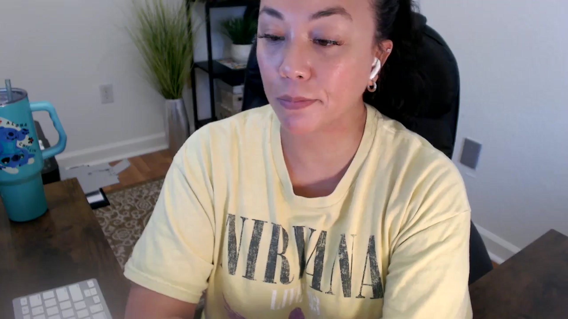 Gallery image thumbnail from MickaylaStar's myfreecams stream on, 06/10/2025, 20:22 image 6 of 20