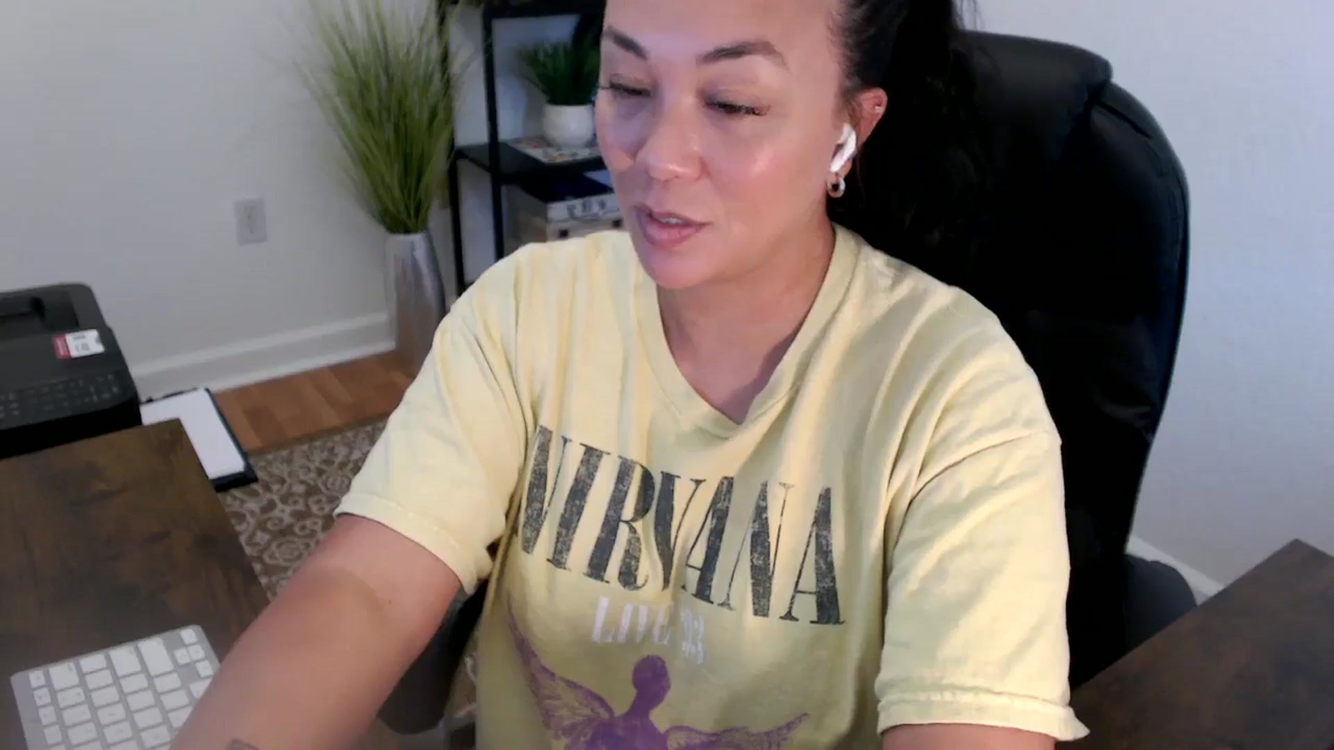 Gallery image thumbnail from MickaylaStar's myfreecams stream on, 06/10/2025, 20:22 image 20 of 20
