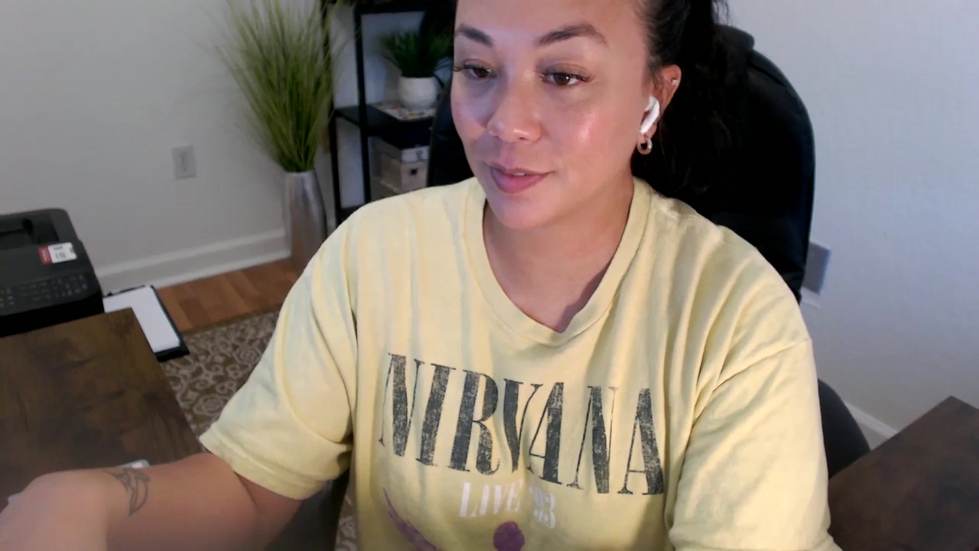 Gallery image thumbnail from MickaylaStar's myfreecams stream on, 06/10/2025, 20:22 image 19 of 20