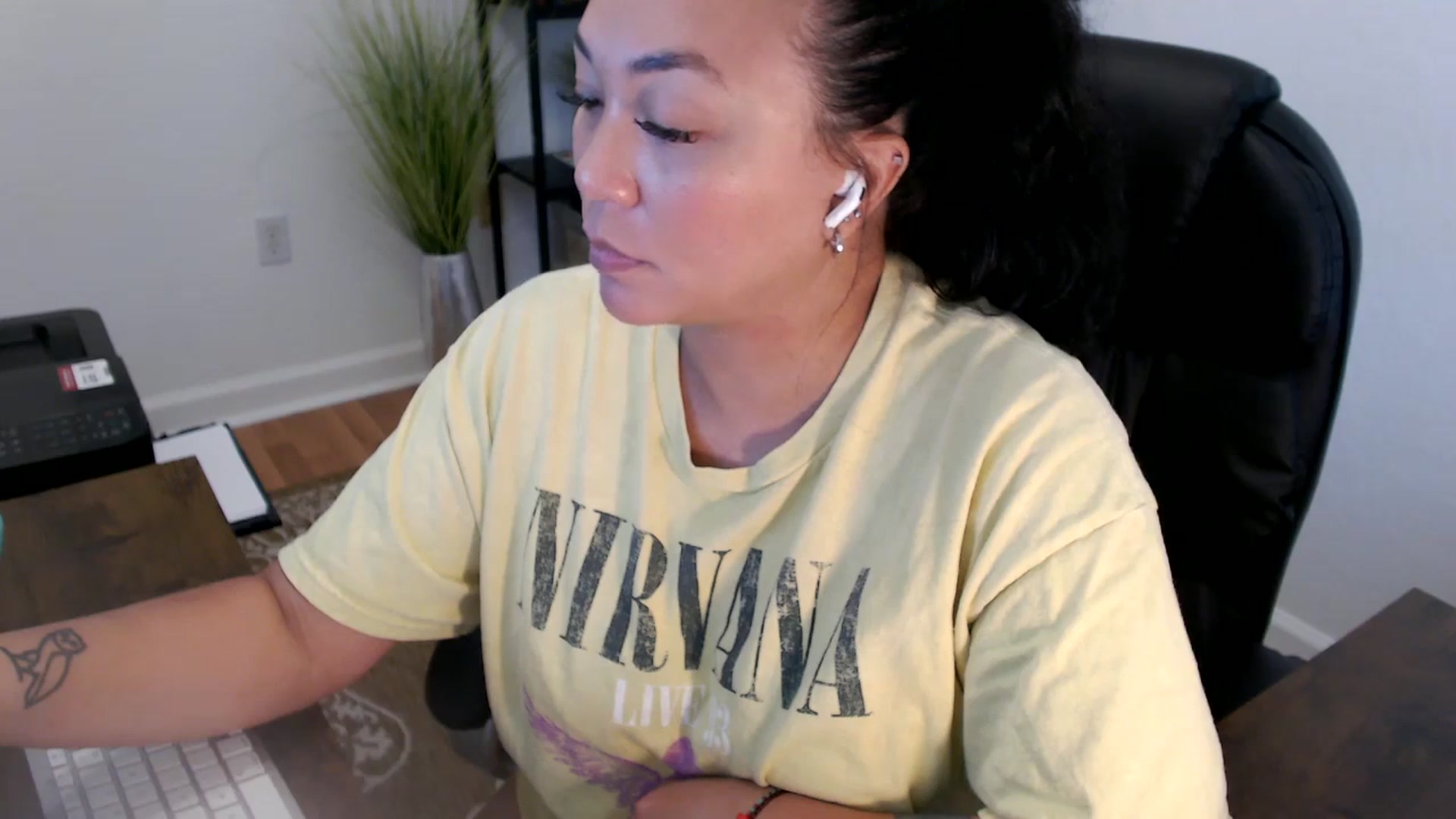 Gallery image thumbnail from MickaylaStar's myfreecams stream on, 06/10/2025, 20:22 image 11 of 20