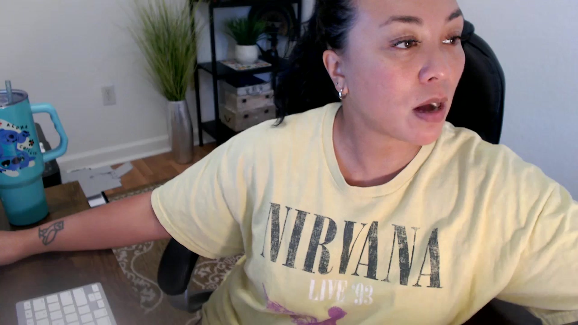 Gallery image thumbnail from MickaylaStar's myfreecams stream on, 06/10/2025, 20:22 image 2 of 20