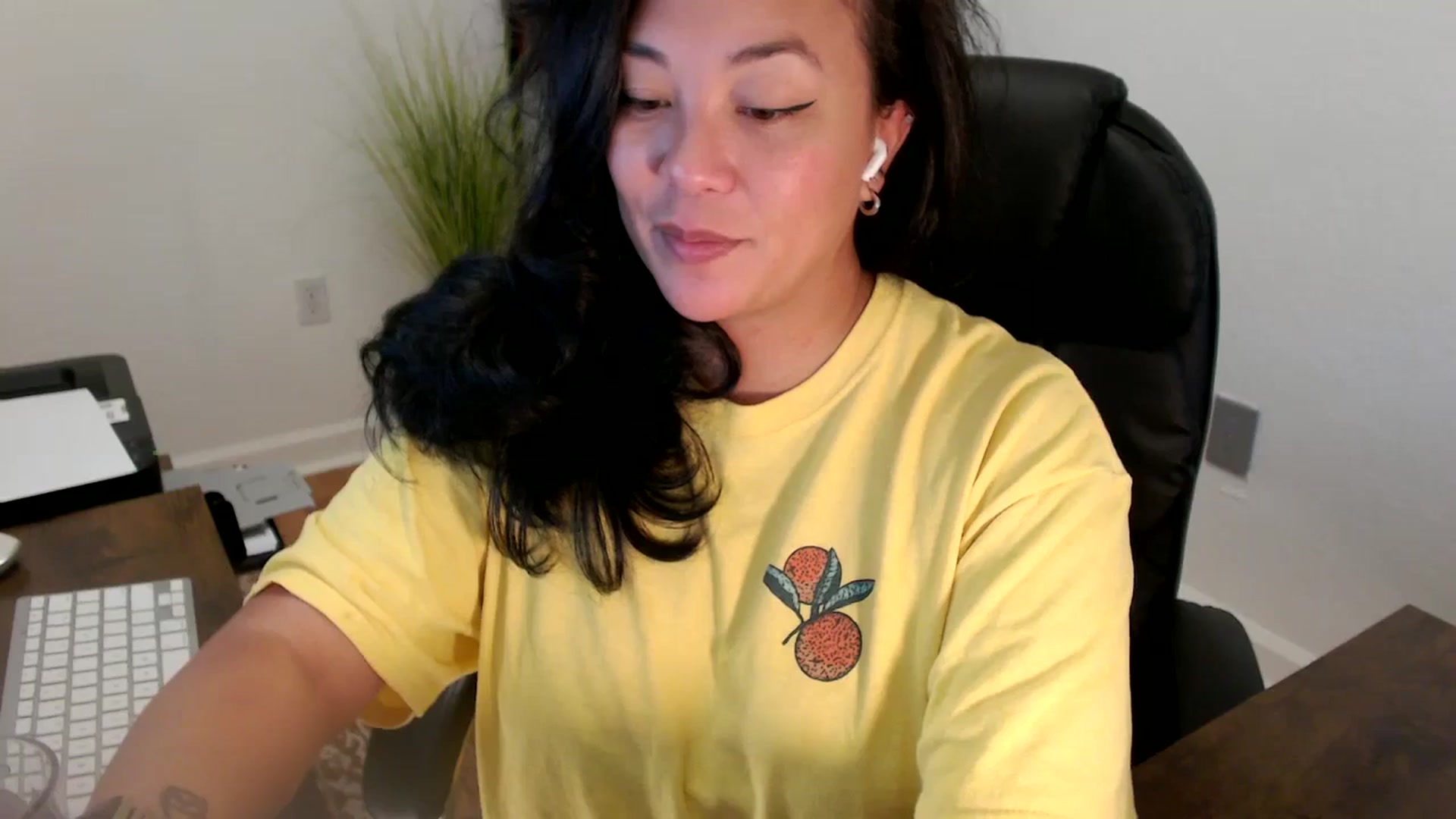 Gallery image thumbnail from MickaylaStar's myfreecams stream on, 06/11/2025, 16:28 image 2 of 20