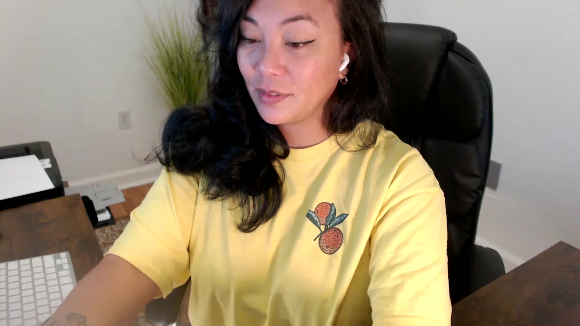 Gallery image thumbnail from MickaylaStar's myfreecams stream on, 06/11/2025, 16:28 image 13 of 20
