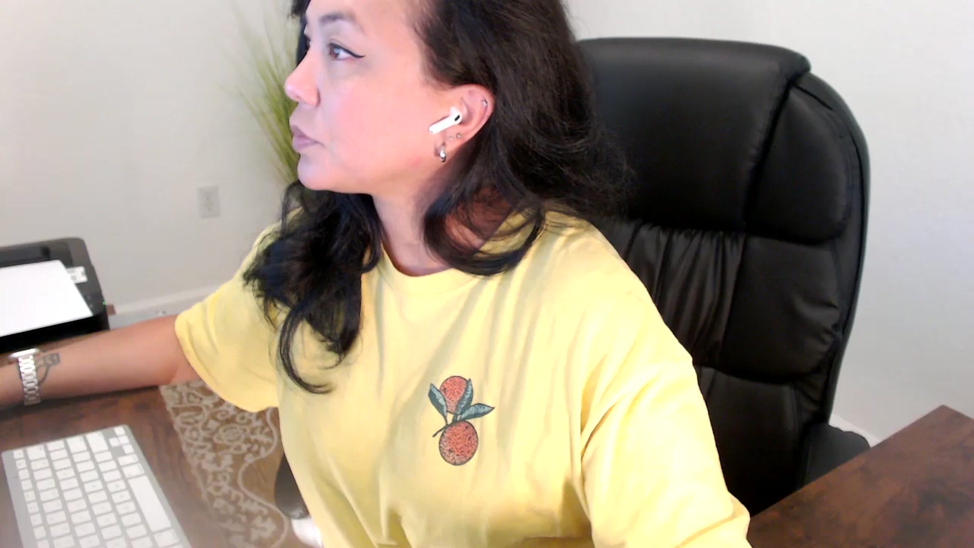 Gallery image thumbnail from MickaylaStar's myfreecams stream on, 06/11/2025, 16:53 image 13 of 20