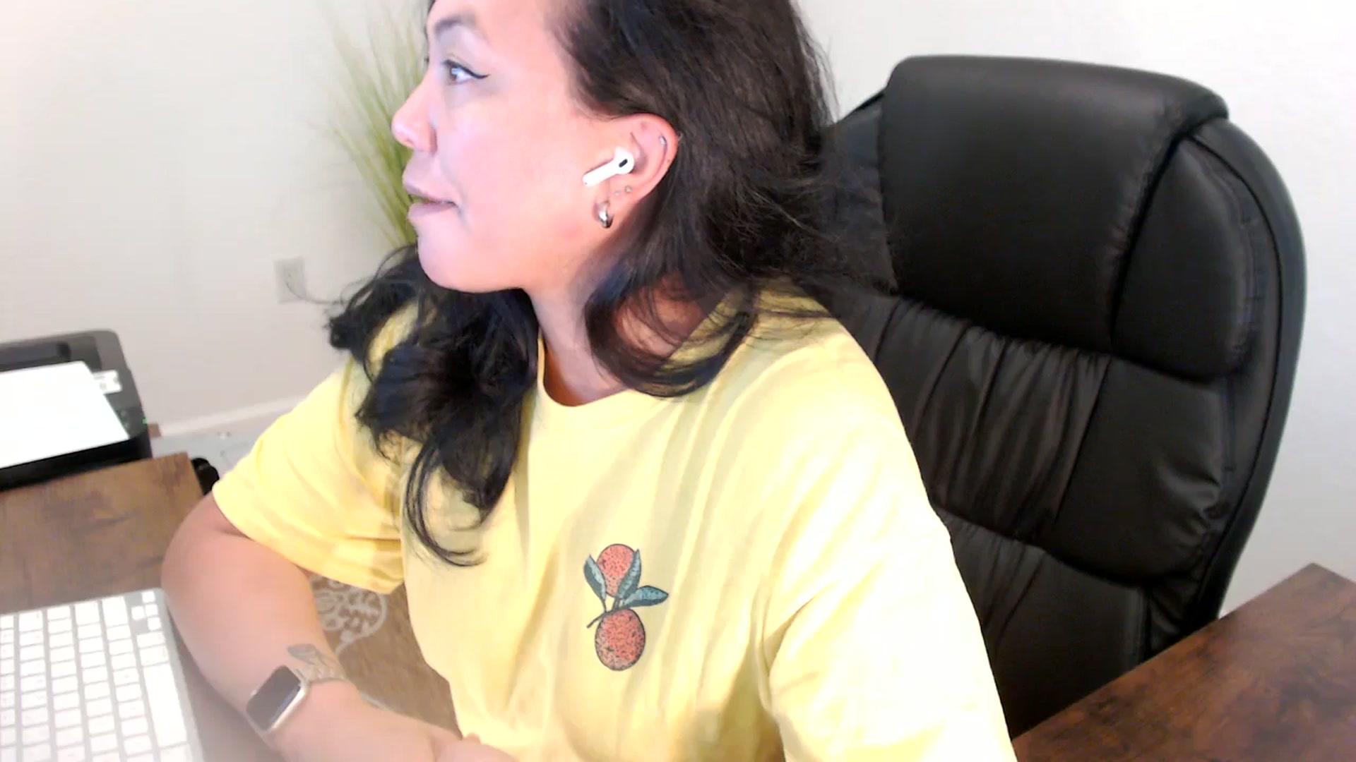 Gallery image thumbnail from MickaylaStar's myfreecams stream on, 06/11/2025, 16:53 image 8 of 20