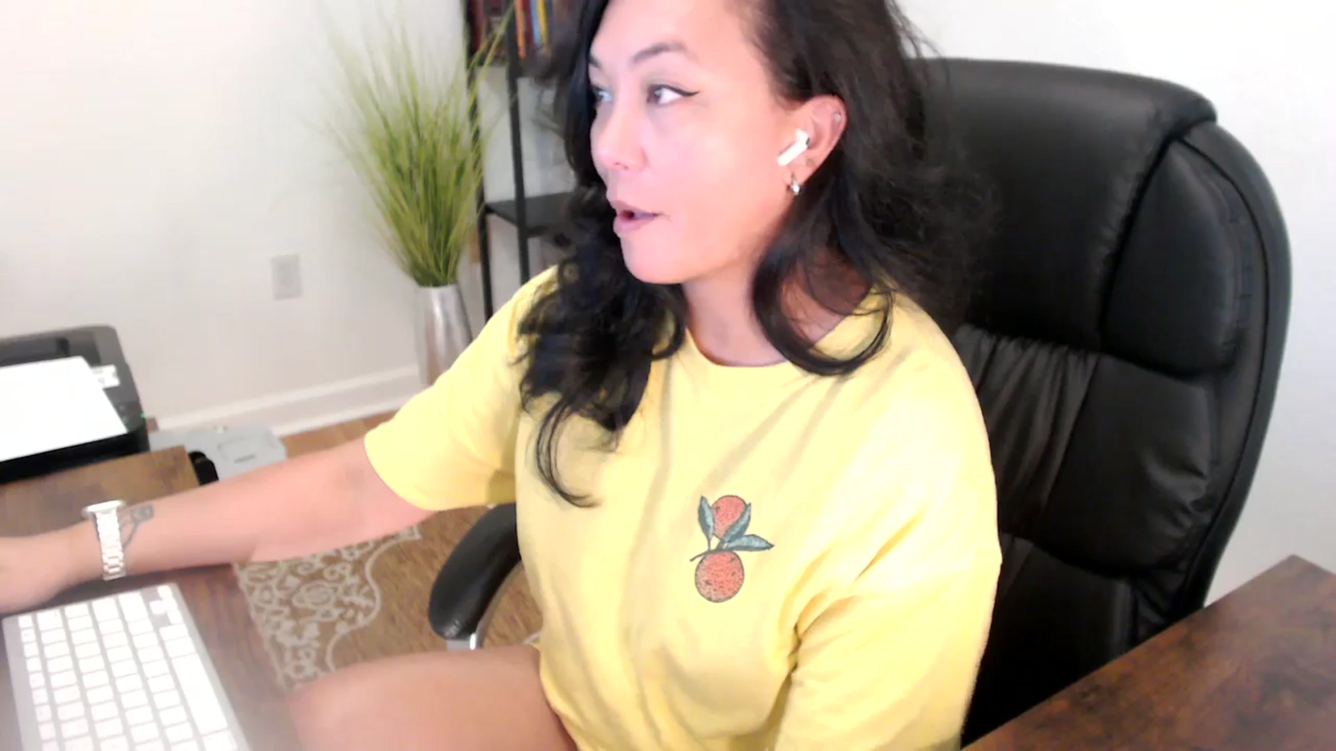 Gallery image thumbnail from MickaylaStar's myfreecams stream on, 06/11/2025, 16:53 image 18 of 20