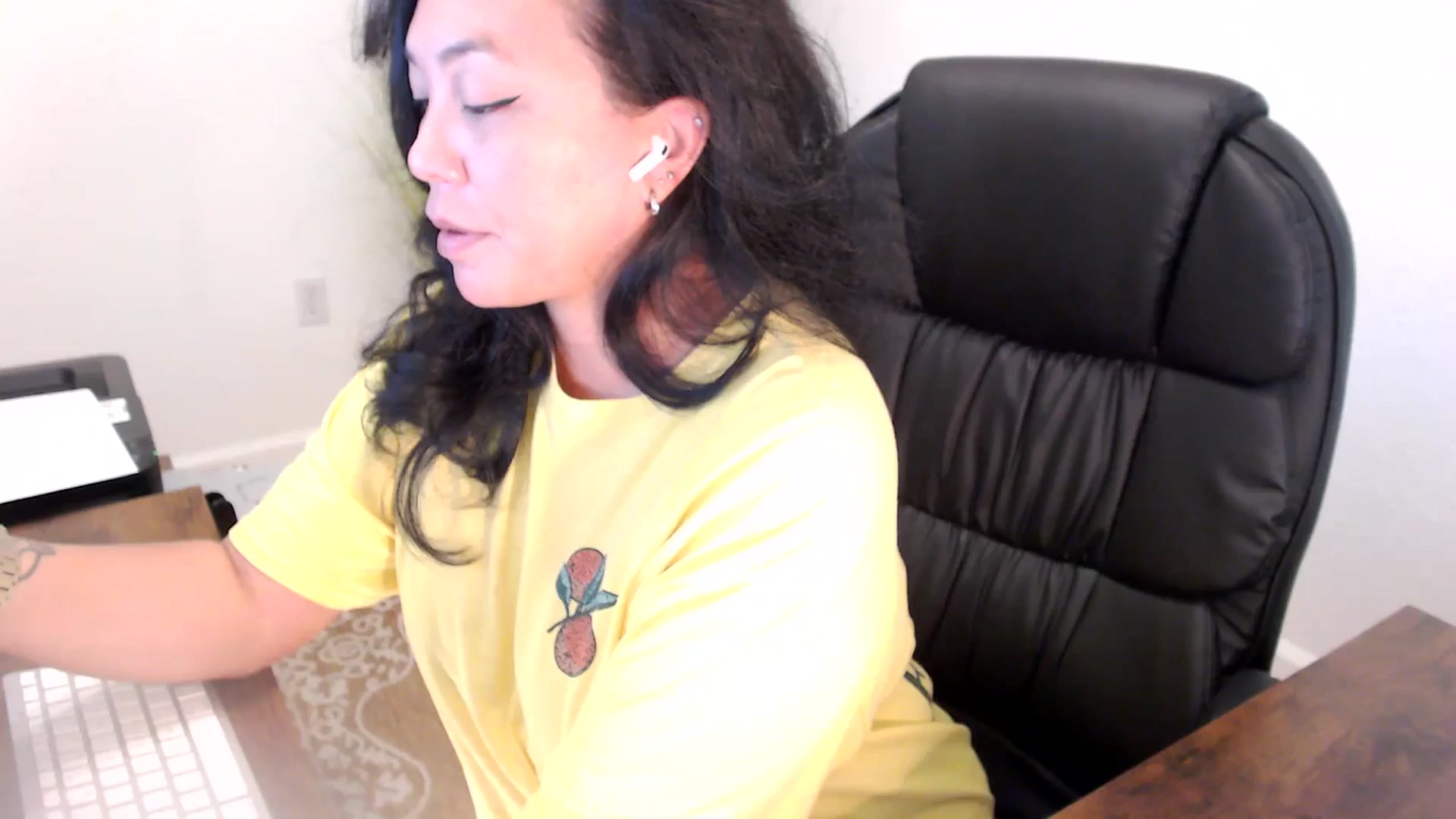 Gallery image thumbnail from MickaylaStar's myfreecams stream on, 06/11/2025, 16:53 image 17 of 20
