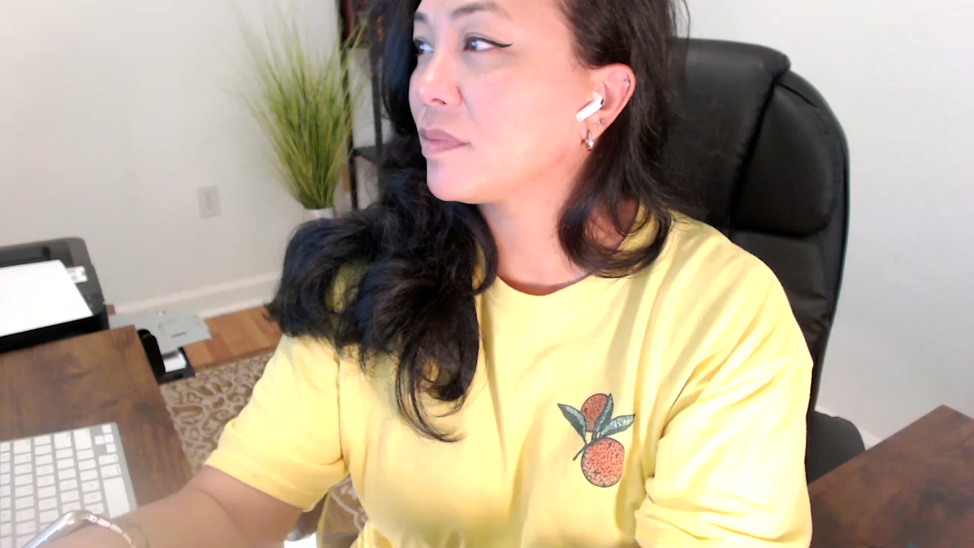 Gallery image thumbnail from MickaylaStar's myfreecams stream on, 06/11/2025, 16:53 image 6 of 20