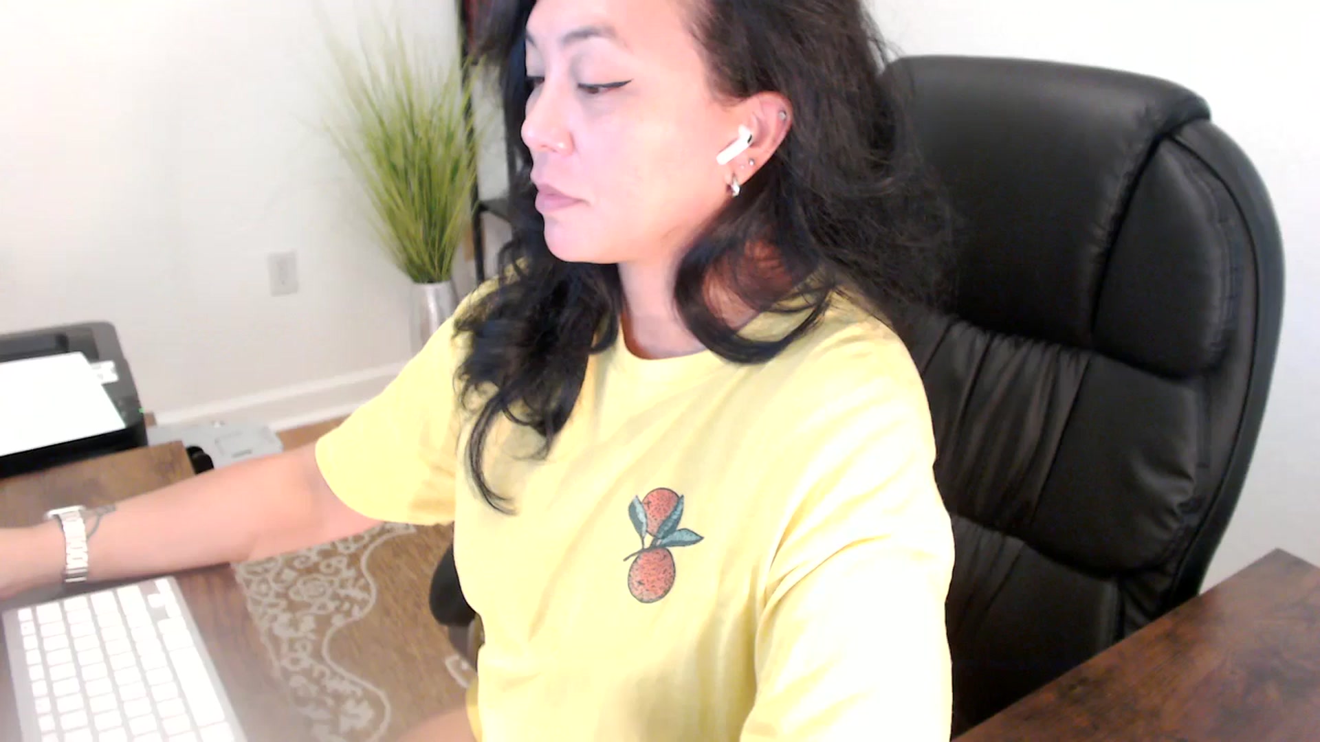 Gallery image thumbnail from MickaylaStar's myfreecams stream on, 06/11/2025, 16:53 image 19 of 20