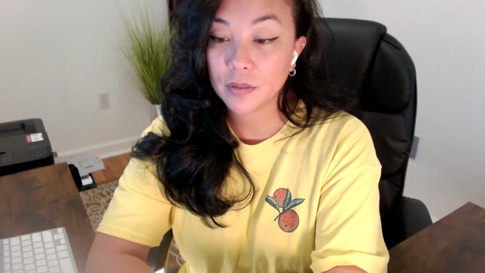 Gallery image thumbnail from MickaylaStar's myfreecams stream on, 06/11/2025, 17:19 image 16 of 20