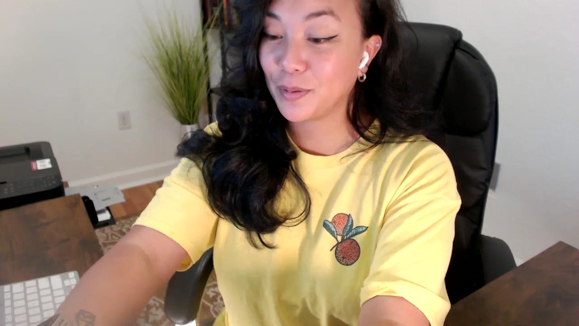 Gallery image thumbnail from MickaylaStar's myfreecams stream on, 06/11/2025, 17:19 image 15 of 20