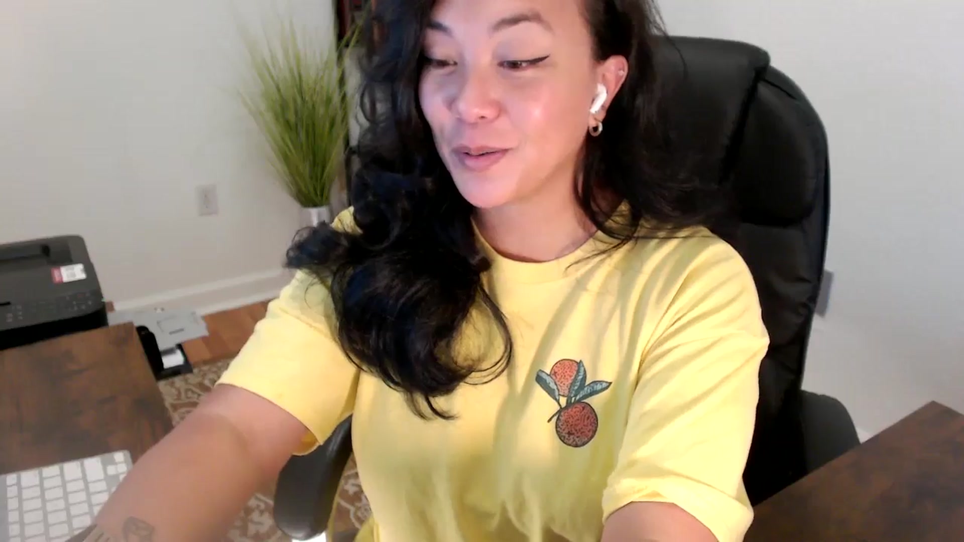 Gallery image thumbnail from MickaylaStar's myfreecams stream on, 06/11/2025, 17:19 image 14 of 20