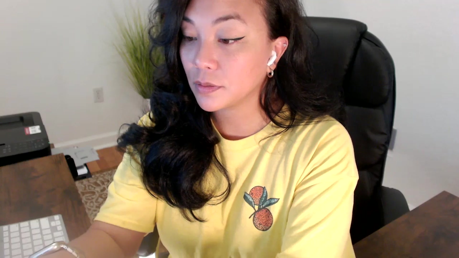 Gallery image thumbnail from MickaylaStar's myfreecams stream on, 06/11/2025, 17:19 image 13 of 20