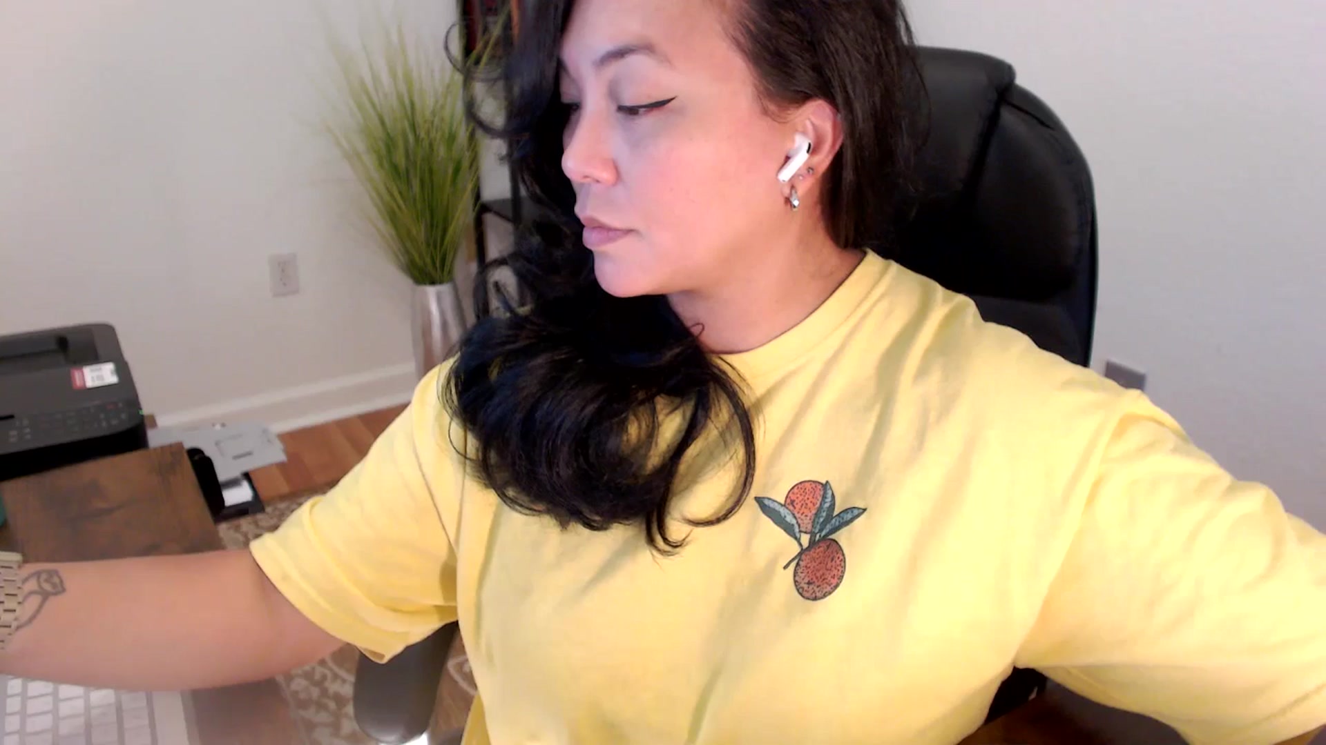 Gallery image thumbnail from MickaylaStar's myfreecams stream on, 06/11/2025, 18:27 image 15 of 20