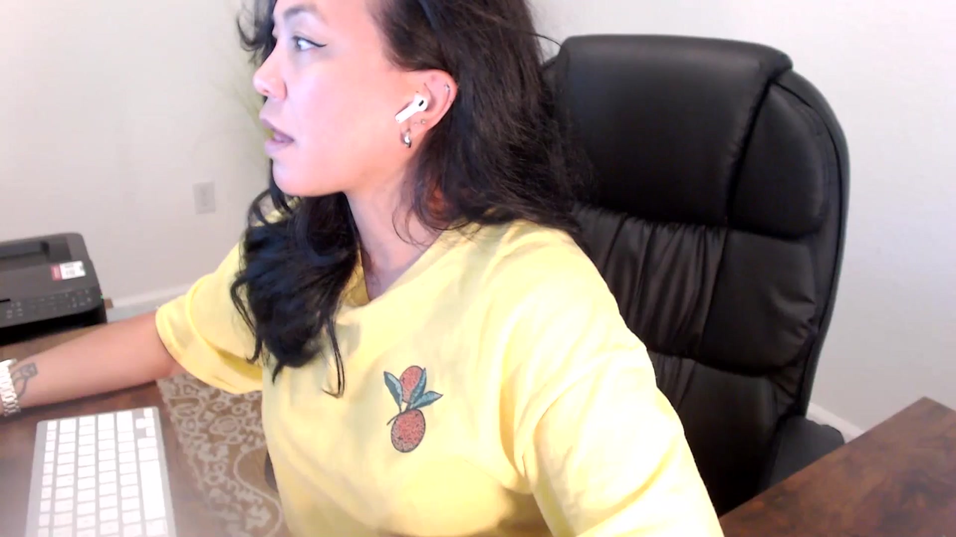 Gallery image thumbnail from MickaylaStar's myfreecams stream on, 06/11/2025, 18:27 image 3 of 20
